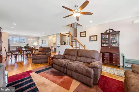 Living - 147 Doonbeg Ct, Winchester, VA 22602 photo 1 of 3