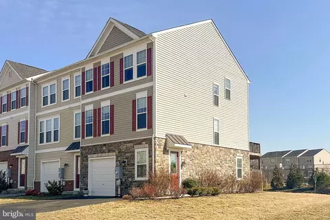 102 Keller Ct, Winchester, VA 22602