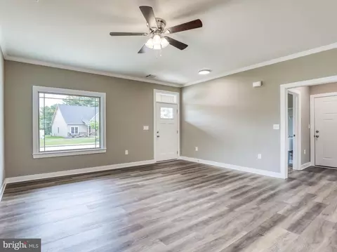 Living - 123 Doonbeg Ct, Winchester, VA 22602 photo 3 of 3