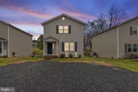 1172 Purcell Ln, Winchester, VA 22603