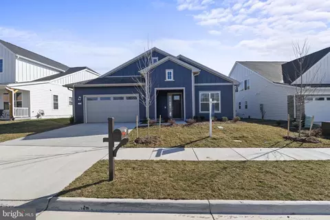 119 Cowbird St, Lake Frederick, VA 22630