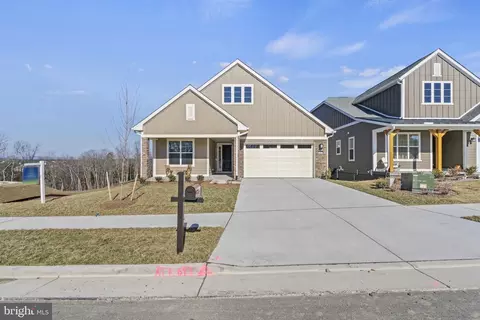 110 Pipit Ct, Lake Frederick, VA 22630