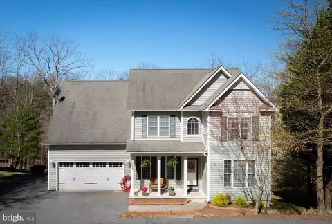 142 Waterside Ln, Cross Junction, VA 22625