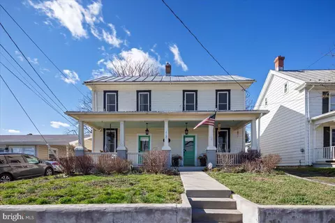 5483 Main St, Stephens City, VA 22655