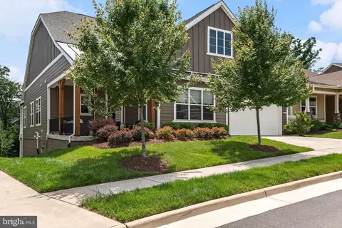 136 Nuthatch Dr, Lake Frederick, VA 22630
