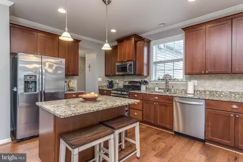 117 Eagle Dr, Cross Junction, VA 22625 photo 3