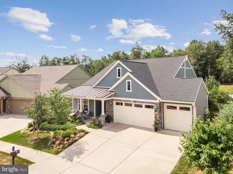 111 Song Sparrow Dr, Lake Frederick, VA 22630