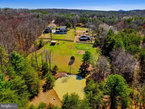 237 Estate Dr, Winchester, VA 22603