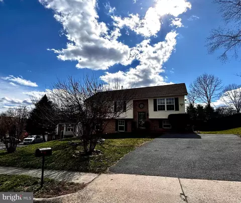 115 Hill Valley Dr, Winchester, VA 22602