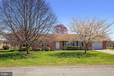 108 Wakeland Dr, Stephens City, VA 22655