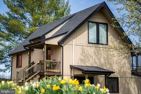 314 Masters Dr, Cross Junction, VA 22625