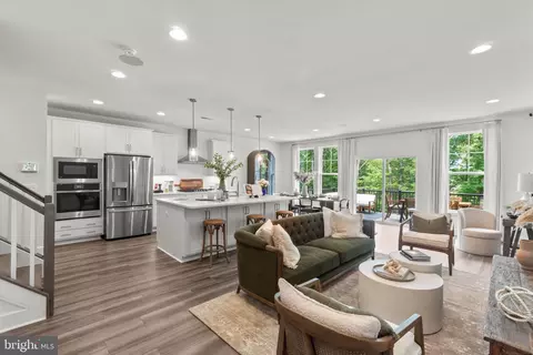 104 Choke Cherry Ct, Lake Frederick, VA 22630
