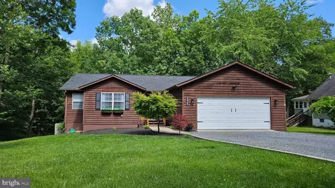 171 Lake Holiday Rd, Cross Junction, VA 22625