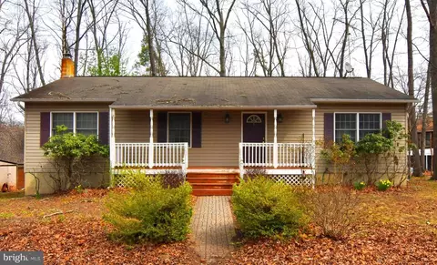 302 Dogwood Dr, Cross Junction, VA 22625