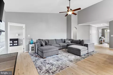 Living - 151 Merlot Dr, Stephenson, VA 22656 photo 3 of 5