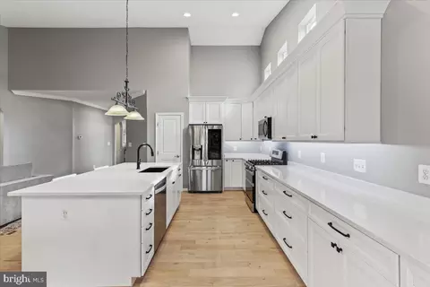 Kitchen - 151 Merlot Dr, Stephenson, VA 22656 photo 3 of 6