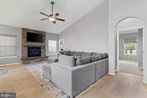 Living - 151 Merlot Dr, Stephenson, VA 22656 photo 4 of 5