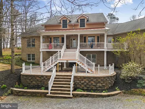 166 Whistlewood Ln, Winchester, VA 22602
