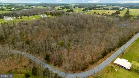 3 Huttle Rd, Middletown, VA 22645 photo 2