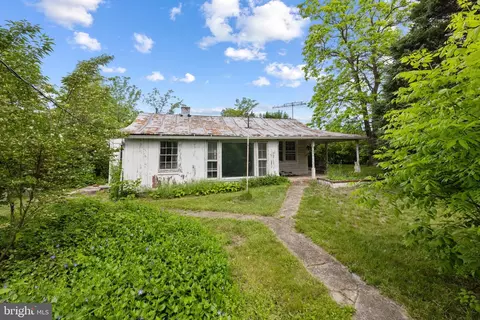 1890 Fairfax Pike, White Post, VA 22663