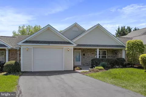 203 Rosewood Ln, Winchester, VA 22602