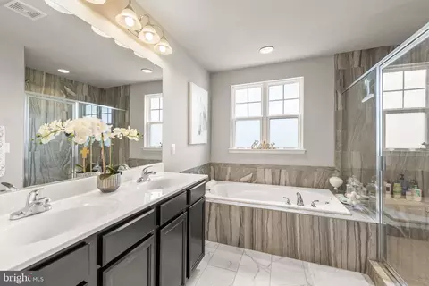 Bath - 212 Patchwork Dr, Stephenson, VA 22656 photo 1 of 2