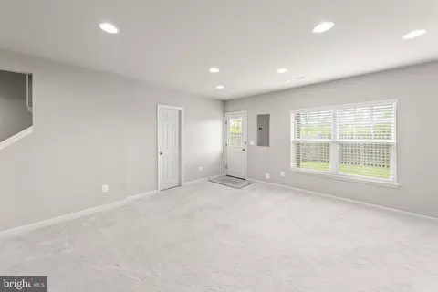 Living - 212 Patchwork Dr, Stephenson, VA 22656 photo 2 of 4