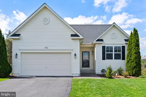 108 Collington Ct, Stephens City, VA 22655
