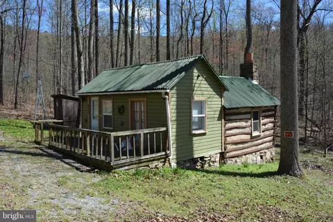 428 Sawlog Rd, Gore, VA 22637