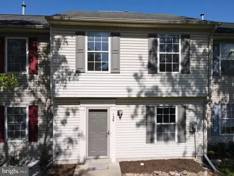 129 Georgetowne Ct, Stephens City, VA 22655