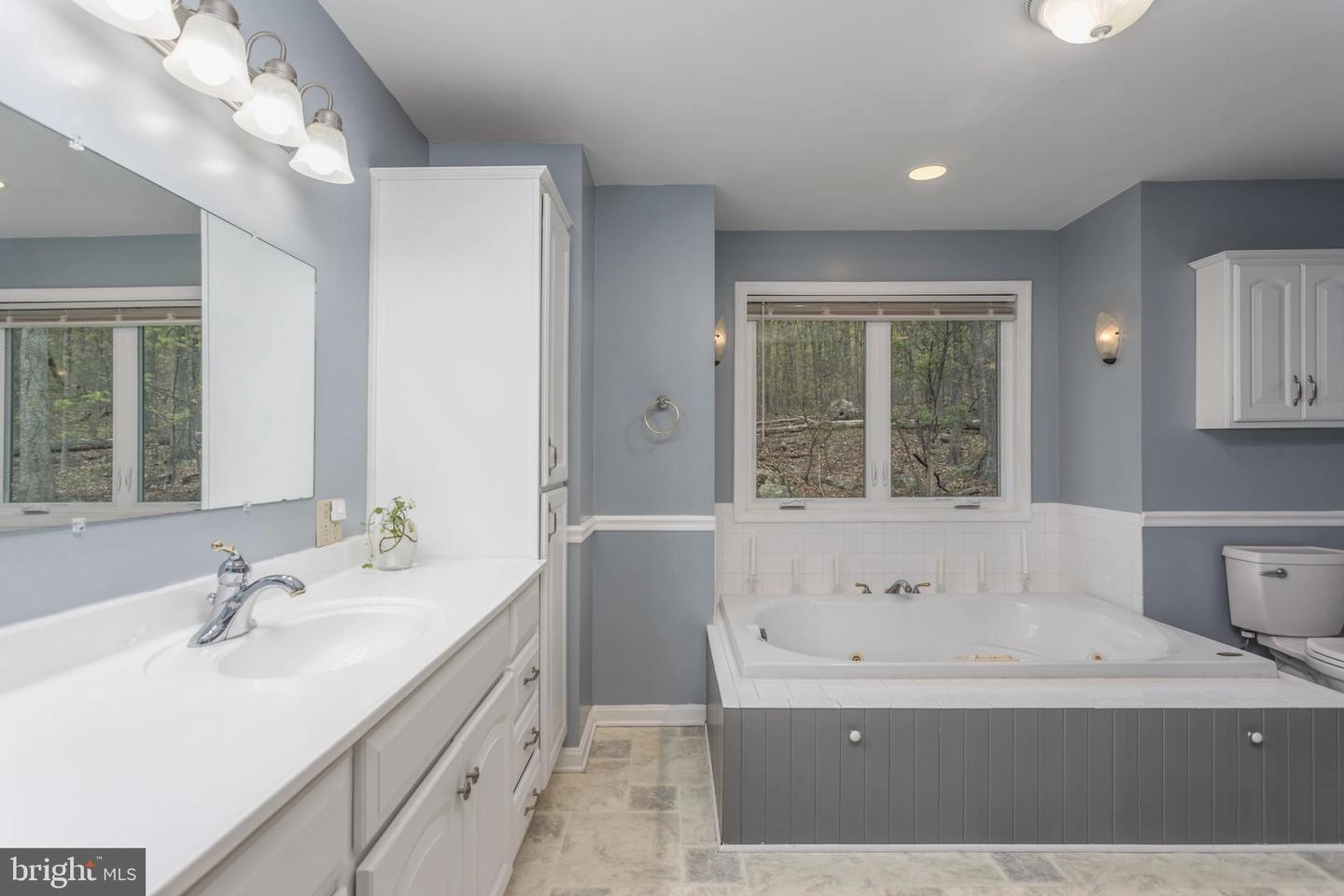 Bath - 124 Killbuck Trl, Winchester, VA 22602 photo 1 of 5