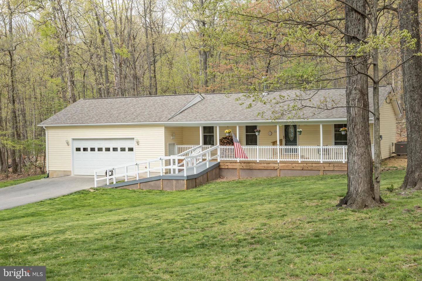 Exterior - 124 Killbuck Trl, Winchester, VA 22602 photo 5 of 12