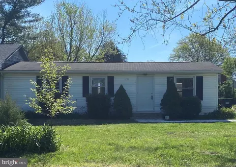 221 Broad Ave, Winchester, VA 22602