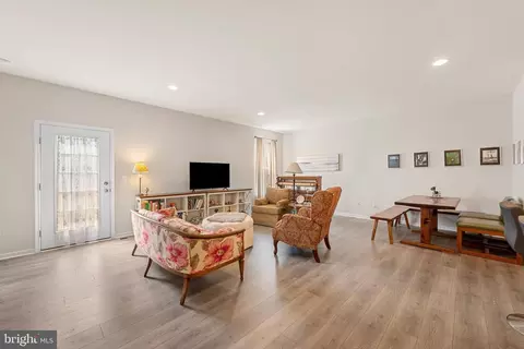 Living - 122 Interlace, Stephenson, VA 22656 photo 2 of 5