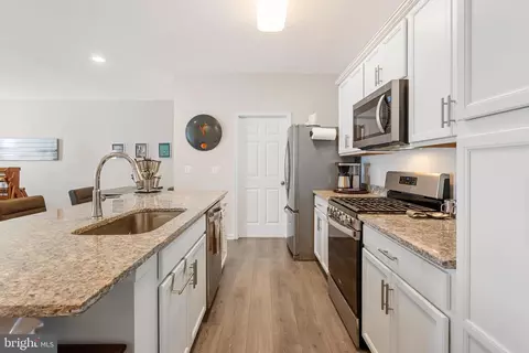 Kitchen - 122 Interlace, Stephenson, VA 22656 photo 2 of 4