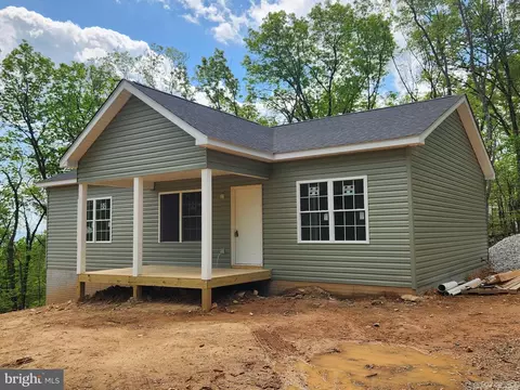 1103 Henry Dr, Winchester, VA 22602
