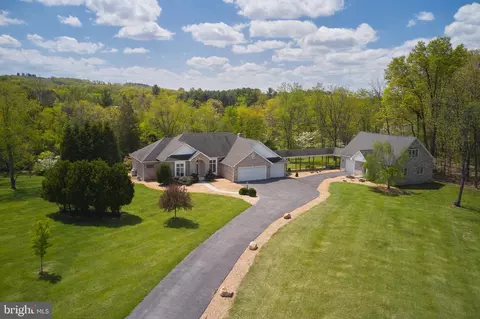 225 Whitham Dr, Gore, VA 22637