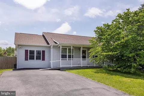 106 Berkshire Cir, Winchester, VA 22601