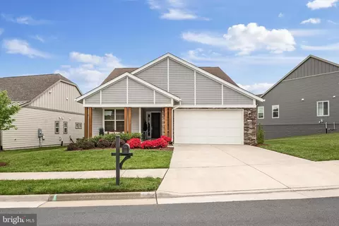 136 Mallard Dr, Lake Frederick, VA 22630