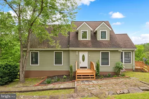137 Grapevine Ct, Gore, VA 22637
