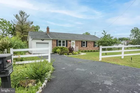 2408 Greenbriar Rd, Middletown, VA 22645