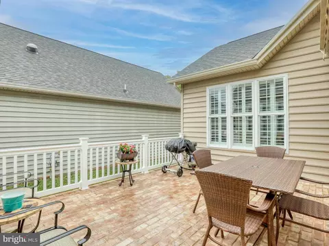 106 Bleeding Heart Dr, White Post, VA 22663 photo 4