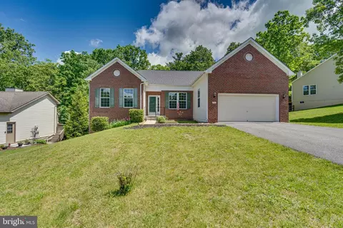 106 Eagle Dr, Cross Junction, VA 22625