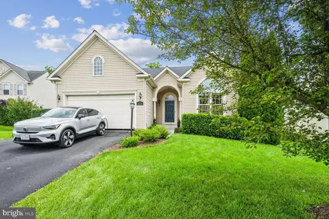 224 Stephens Run St, Stephens City, VA 22655