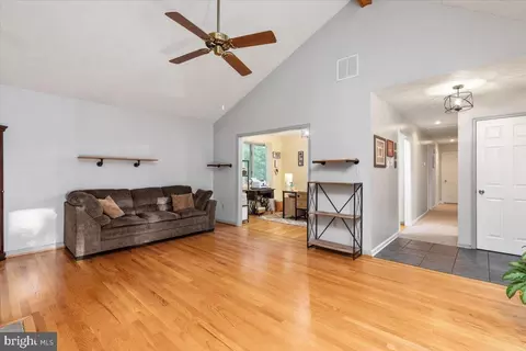 Entry Way - 260 Ridings Ln, White Post, VA 22663 photo 1 of 7