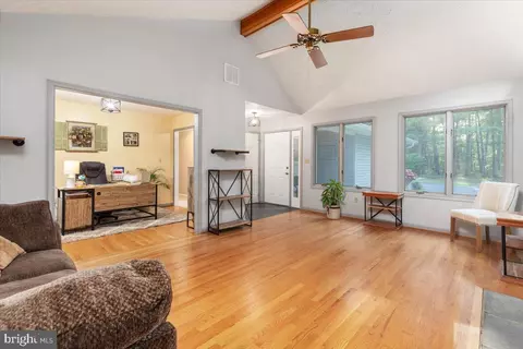Entry Way - 260 Ridings Ln, White Post, VA 22663 photo 2 of 7