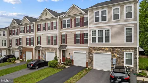 102 Sequoia Dr, Winchester, VA 22602