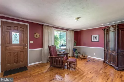 2111 First St, Middletown, VA 22645 photo 3