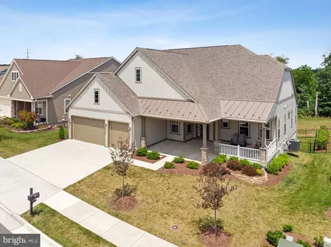 140 Song Sparrow Dr, Lake Frederick, VA 22630