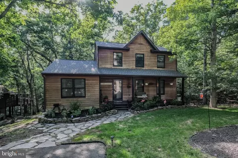 320 Overlook Dr, Cross Junction, VA 22625